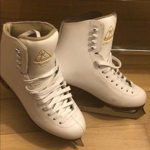 SOLD!!!! Jackson Ice Skates white Leather size 5